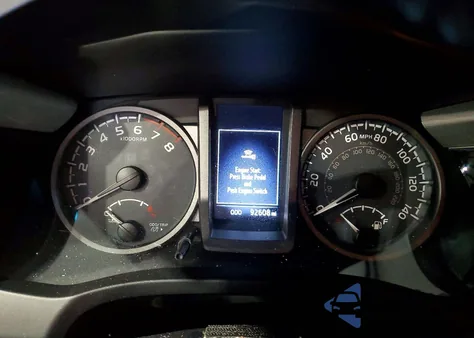 2017 Toyota Tacoma Double Cab z USA, uszkodzony, nr VIN 5TFCZ5AN3HX080343